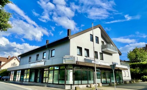 Repr&auml;sentative Gewerbeimmobilie + Wohnungen, 16 Stellpl&auml;tze, beste Anbindung