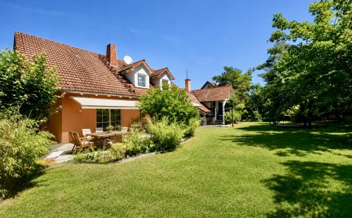Hochwertiges Wohnhaus + ausgebauter Einliegerbereich + Atelier